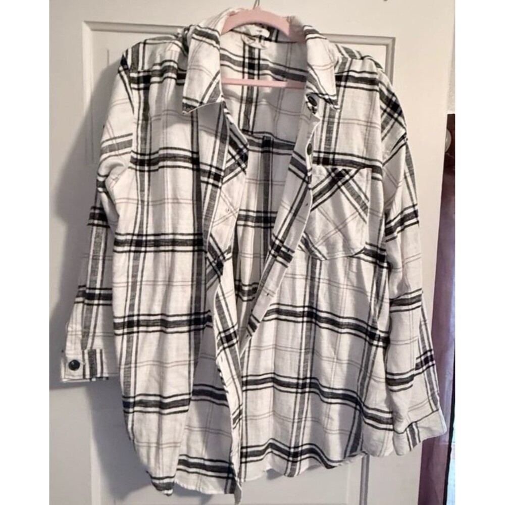 Button down women’s flannel